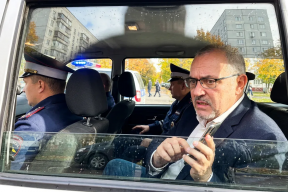 Борис Надеждин сбежал в Париж: «Жив и на свободе, но пока не в России»