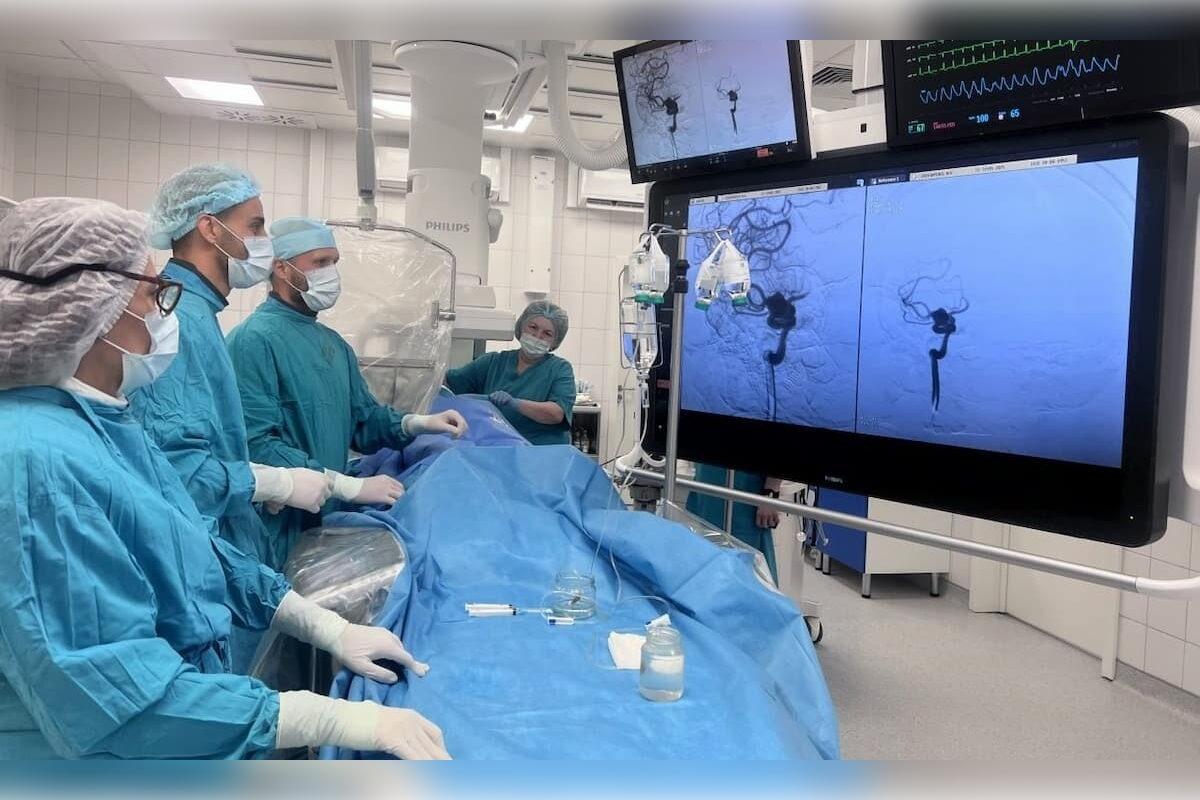 На Кубани провели уникальную операцию пациентке с огромной аневризмой