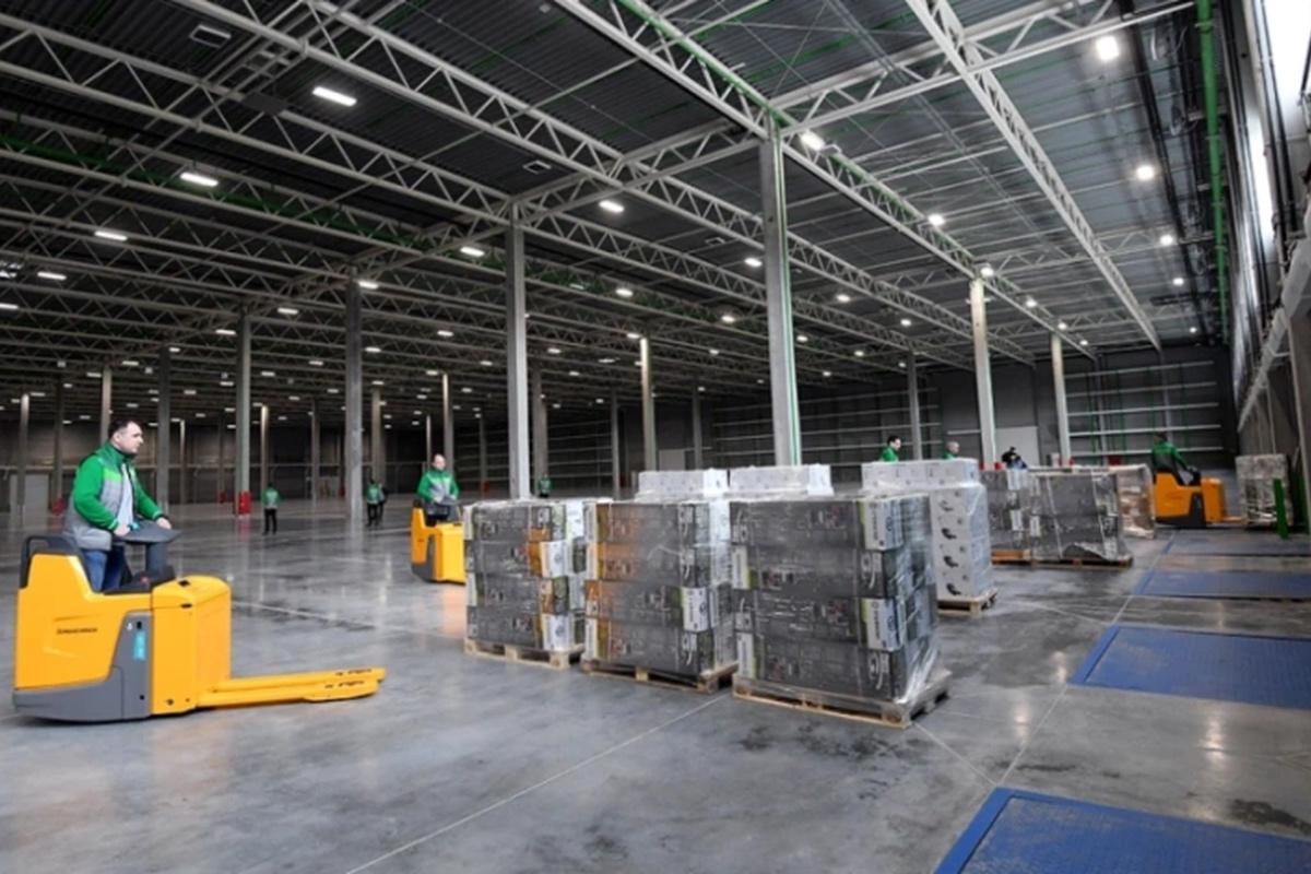 Стало известно, почему под Новосибирском как грибы растут огромные склады