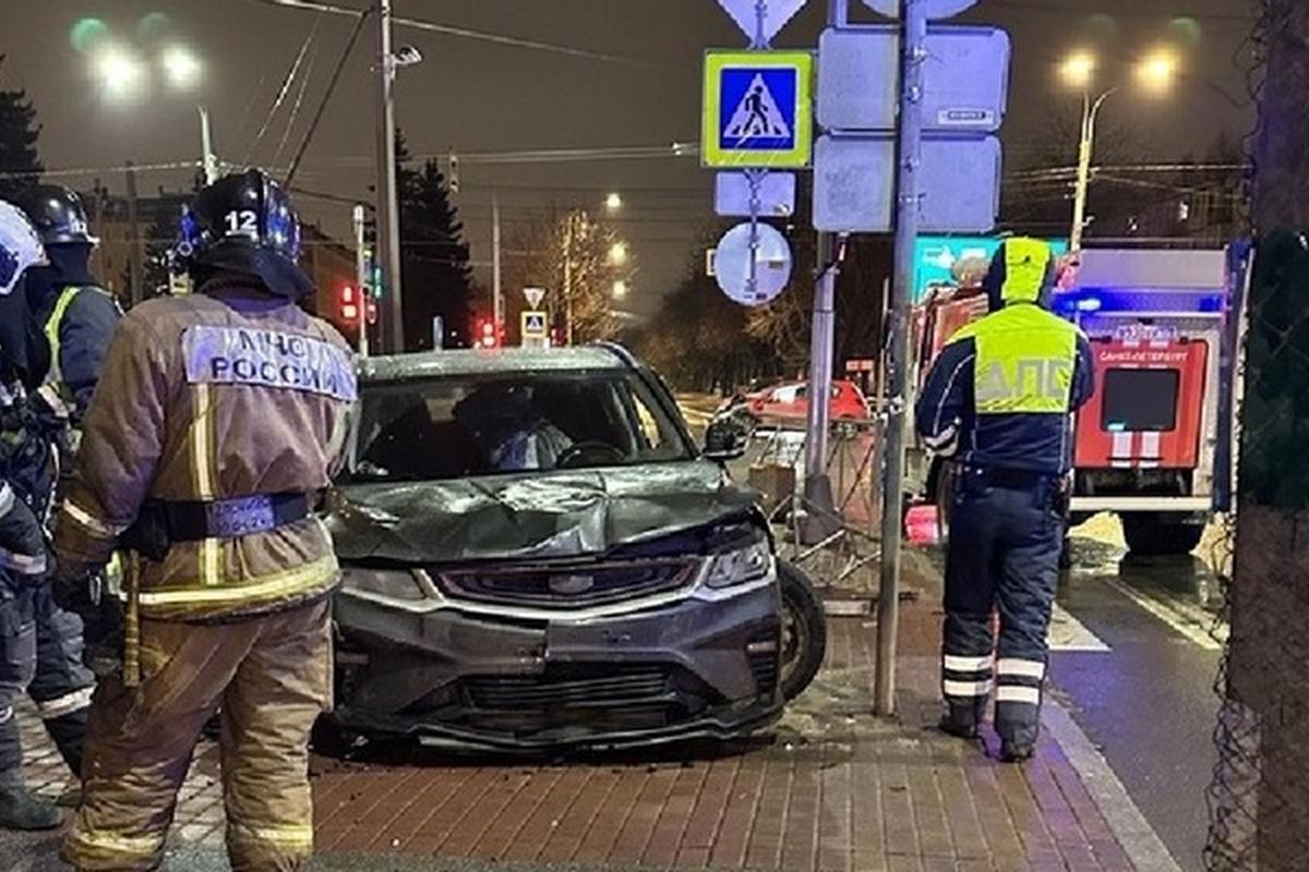 В Петербурге в результате столкновения двух машин пострадало шесть человек