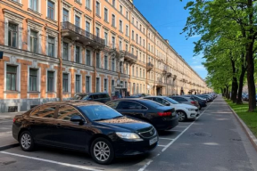 В Сормовском районе Нижнего Новгорода неизвестные слили бензин из припаркованного авто