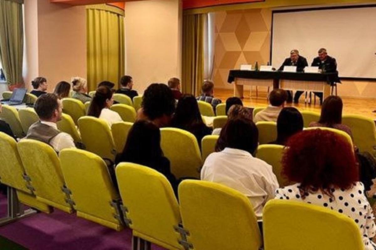 В Майкопе ГИБДД организовала круглый стол по теме детского травматизма на дороге