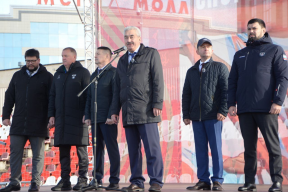 Спикер Госсовета Чувашии Леонид Черкесов поприветствовал участников VII Всероссийского фестиваля детского дворового футбола в Чебоксарах