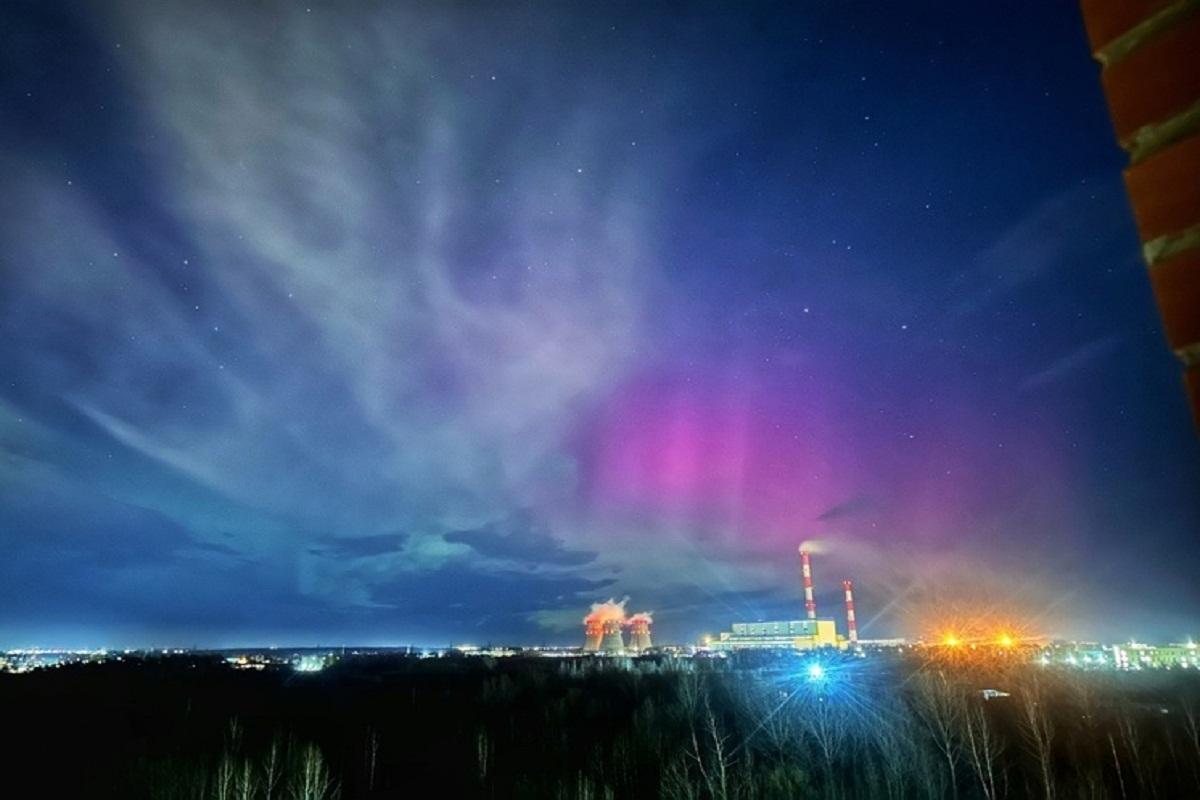 Жители Новосибирска стали свидетелями северного сияния