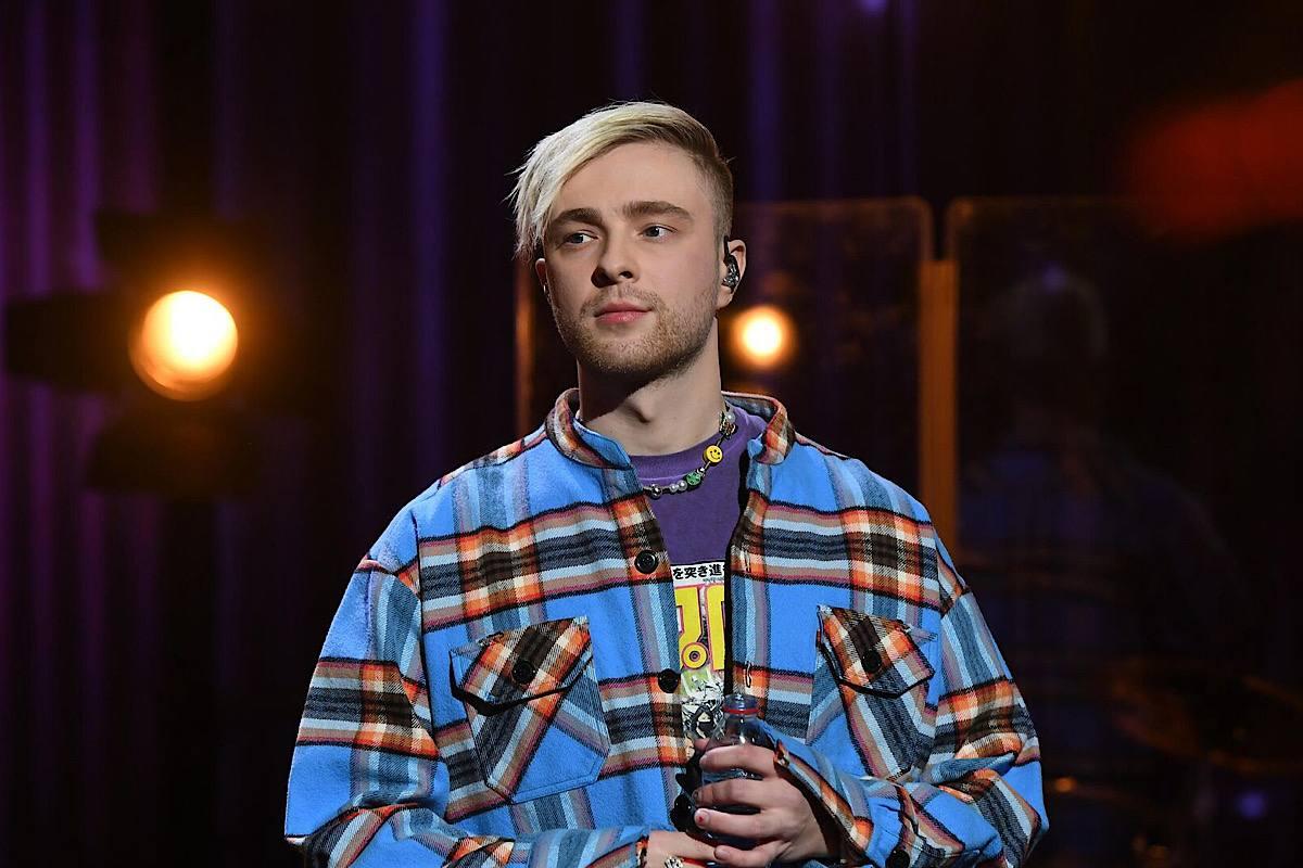 Егор Крид отчитал фанатов на концерте в Астрахани и заставил извиниться