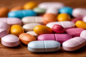 Названы лекарства, бесконтрольный прием которых ведет к тяжелому поражению печени