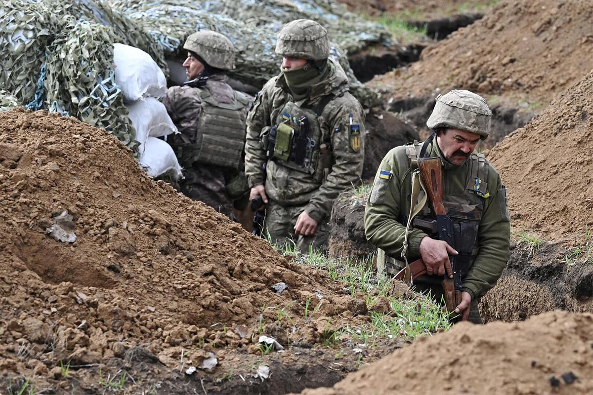 ВСУ не дают вывезти с поля боя в Курской области тела украинских солдат
