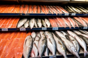Высокая стоимость услуг посредников является препятствием для снижения цены на рыбу