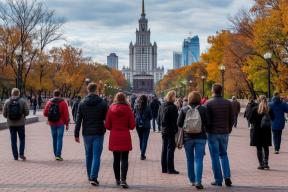 Туризм потерял 32% бронирований: россияне решили, что лучший отдых — это работа