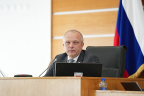 Спикер Заксобрания Роман Заварин: В Вологодской области продлили и скорректировали меры поддержки семей с детьми до 2028 года