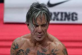 Микки Рурк требует 200 тысяч в день, пока фанаты собирают ему на аренду