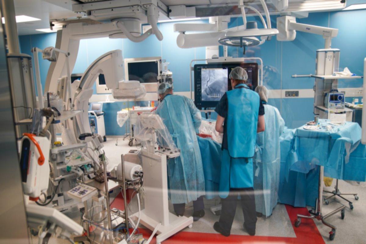 Врачи НМИЦ провели уникальную операцию по удалению нижней части тела онкобольному