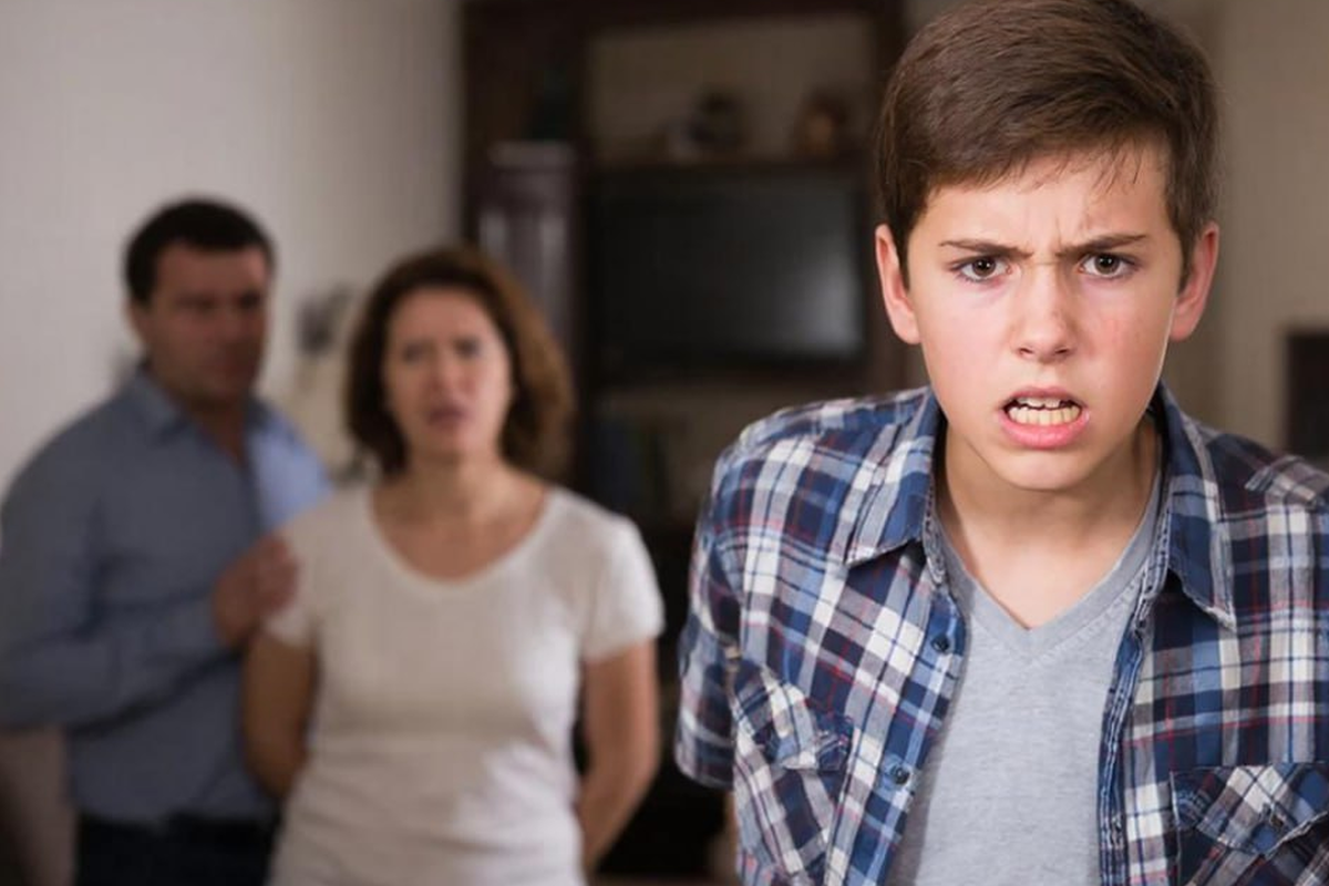 Бунт по плану — всё или ничего: как родителям понять подростка, не разрушая эмоционального контакта?