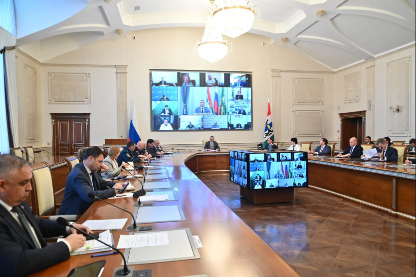 После обращения губернатора Андрея Травникова Минэнерго России рассмотрит вопрос увеличения поставок бензина на территорию Новосибирской области