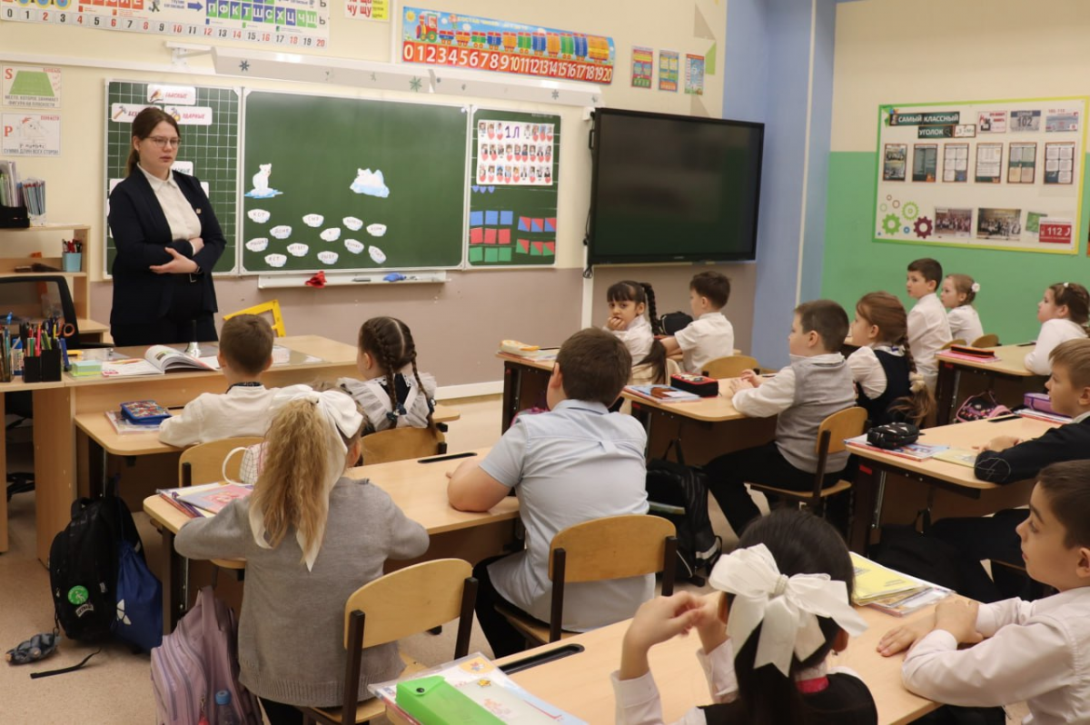 Владимир Мазур: В 2026 году в школы Томской области по программе «Земский учитель» придут работать 23 специалиста