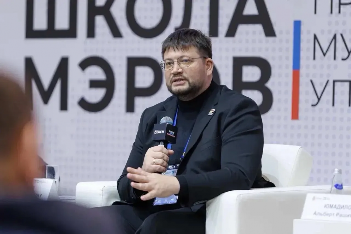 «Учеба принесет новые идеи для работы на благо городов и округов»: мэр Чебоксар Станислав Трофимов поделился опытом с участниками «Школы мэров»