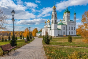 The Mayor of Tobolsk discussed distortion of facts and tourism development with tour guides.