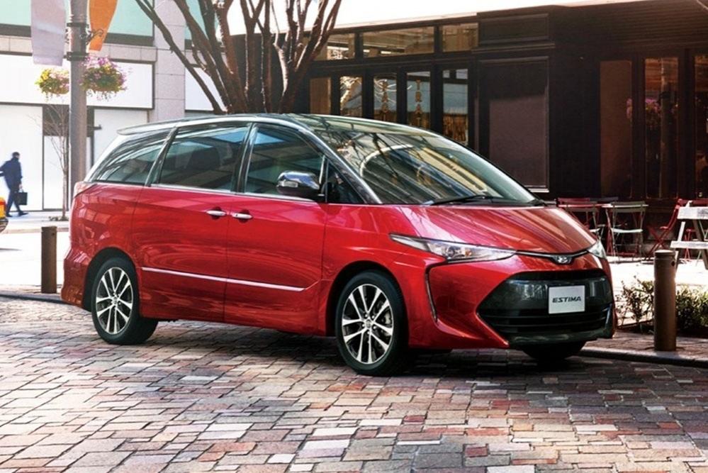 «Яйцо» возвращается: Toyota возрождает культовый минивэн Estima — теперь с гибридным двигателем