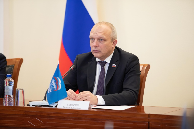 Спикер Заксобрания Роман Заварин: Новый закон Вологодской области о многодетных семьях сделает адресную поддержку более эффективной