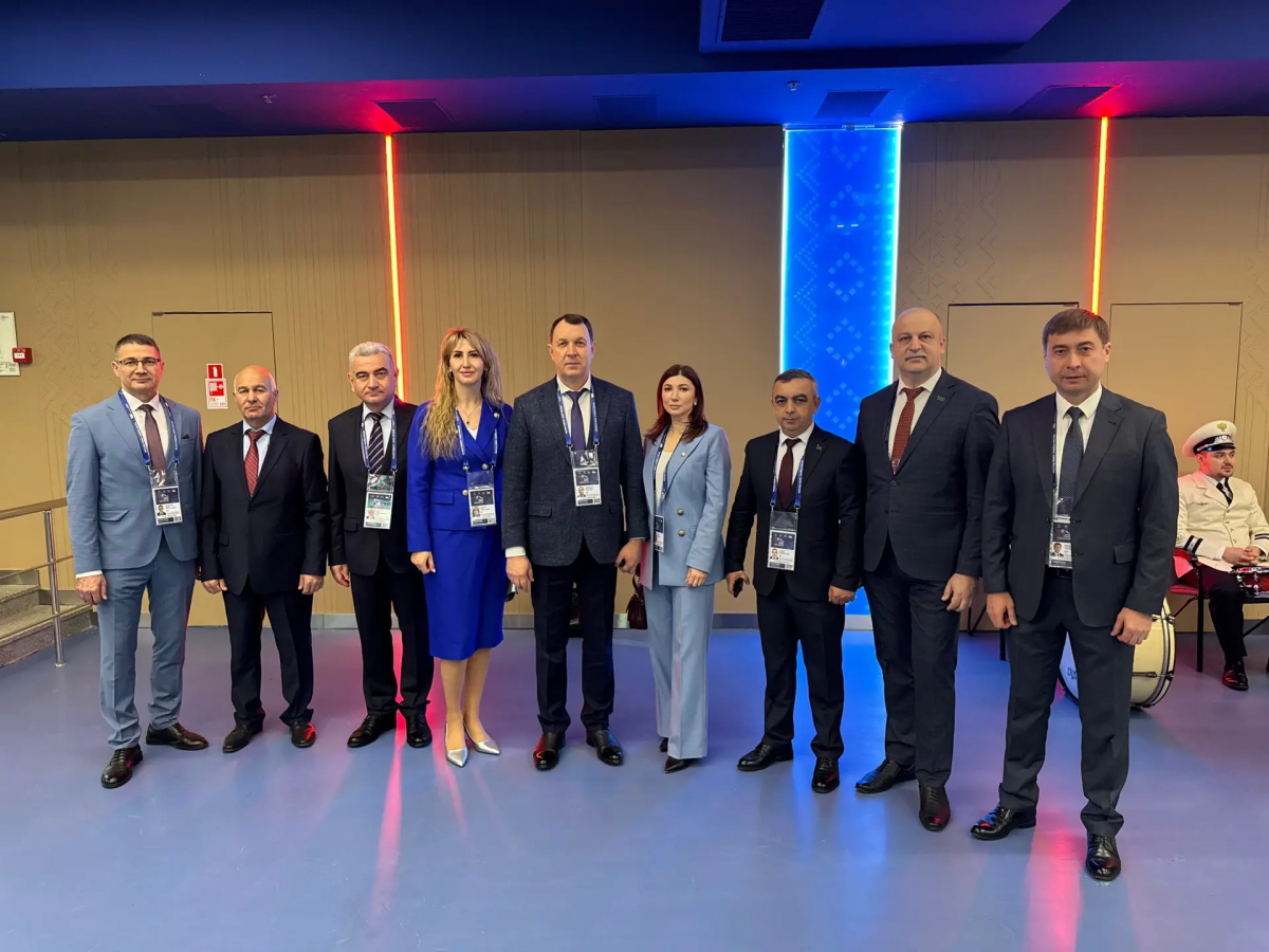 «Основной ориентир – служение людям»: глава Адыгеи Мурат Кумпилов поздравил муниципальных служащих региона с Днем местного самоуправления