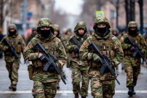 «Волонтеры» с автоматами: как ТЦК в Херсоне охотятся на мужчин под видом гуманитарной помощи