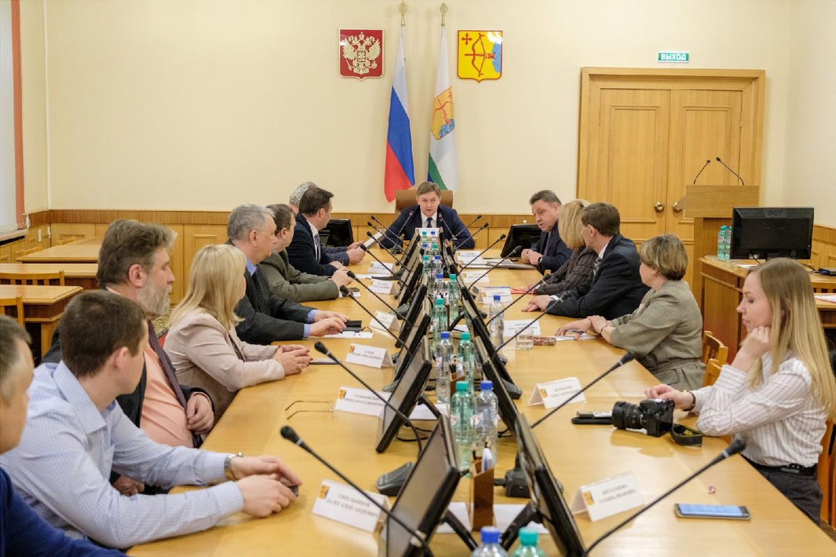 Председатель ЗС Кировской области Роман Береснев: Введение 4-дневной рабочей недели для многодетных родителей было бы мощным решением на федеральном уровне