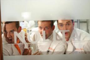 Друг остался с ночевой и нашел его бездыханным: шокирующие детали смерти звезды «Баффи» Николаса Брендона