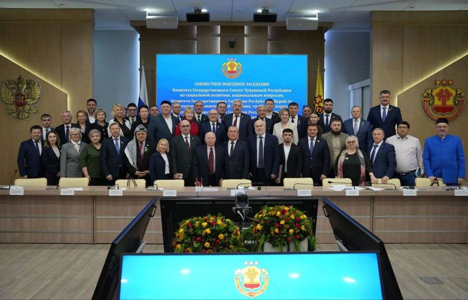 Спикер Госсовета Леонид Черкесов: Совместная работа парламентов Чувашии и Марий Эл поможет сберечь языковое богатство великой России