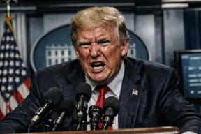 «Деградирует на глазах»: психотерапевт диагностировал у Трампа опасное для окружающих слабоумие