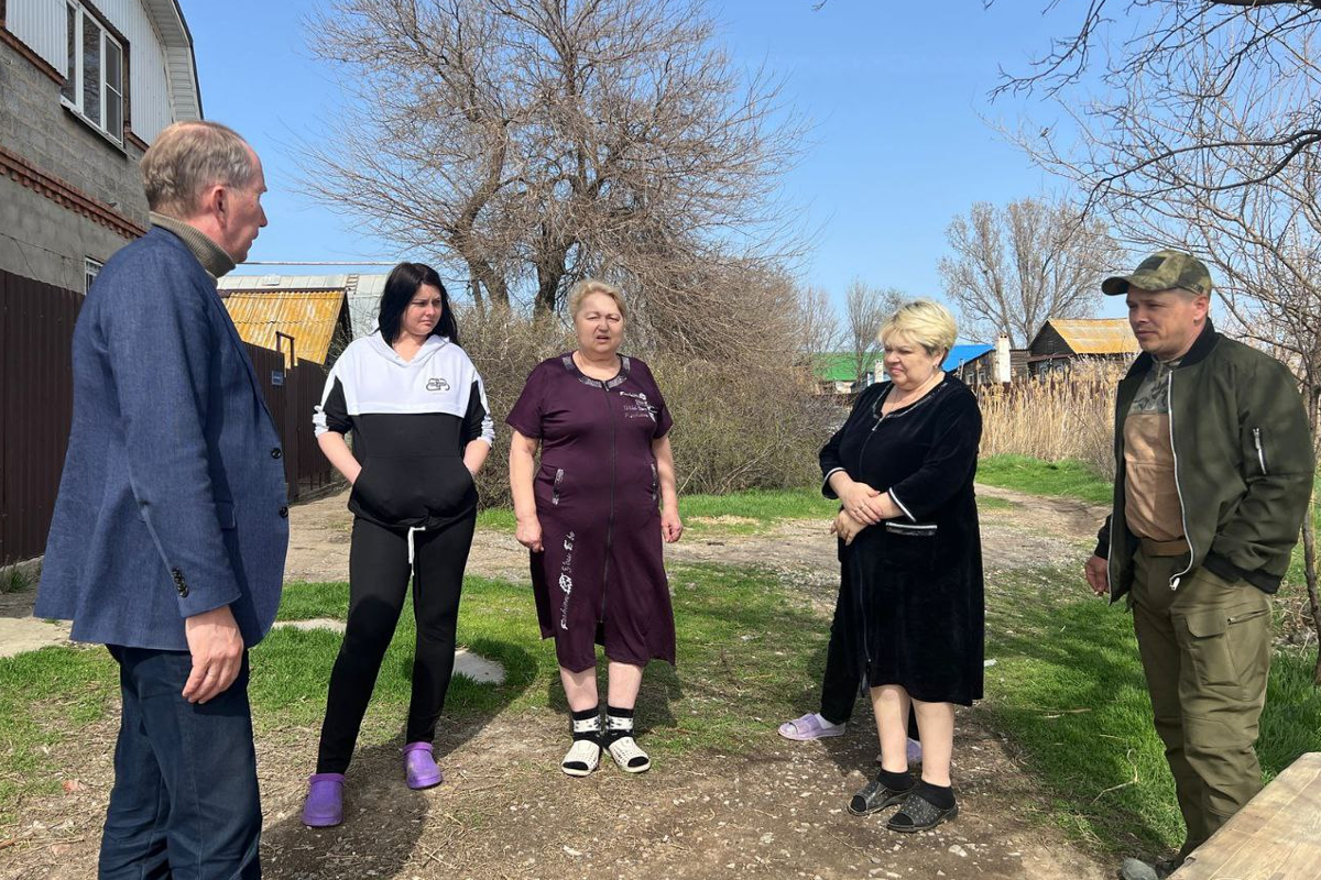 Итоги встречи спикера Гордумы Астрахани Игорь Седова с матерью погибшего бойца СВО: беспокоящий жителей камыш на ерике Солянка скосят в ближайшее время