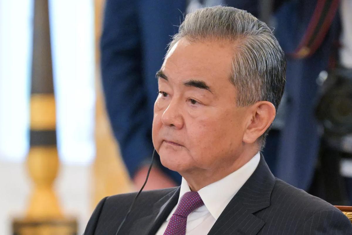 Глава МИД КНР обсудил украинский кризис с европейскими коллегами