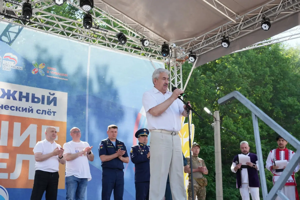 Председатель Госсовета Чувашии Леонид Черкесов: Пятый молодежный агродобровольческий слет «Лучшие на селе» стартовал!