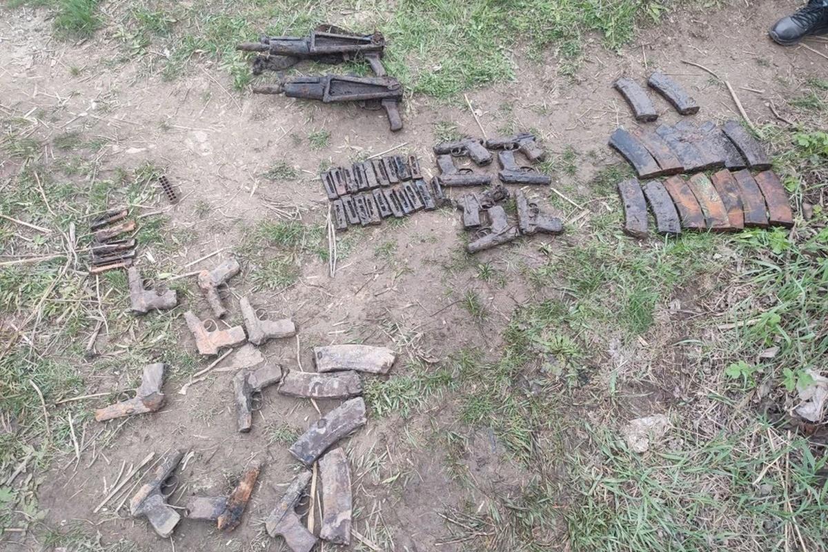 Школьник из ЛНР нашёл схрон с оружием