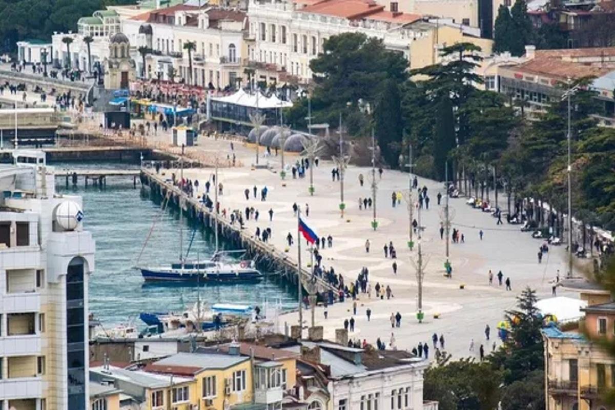 Озвучена стоимость летнего отдыха в Крыму