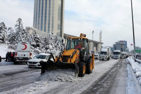 В Стамбуле отменили занятия в школах и запретили курьерам выезжать на дороги