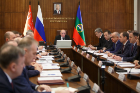Глава Черкесска Алексей Баскаев принял участие в заседании Антитеррористической комиссии КЧР по безопасности