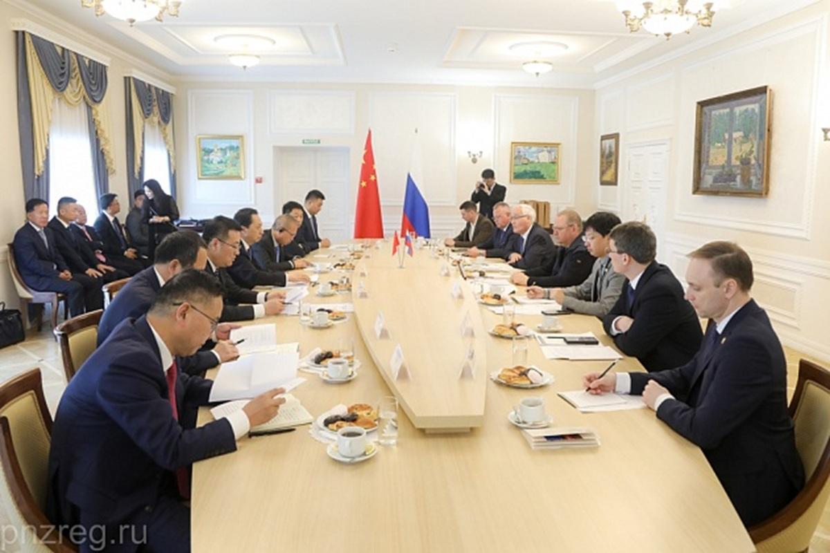 Мельниченко назвал приоритеты партнерства с китайским городом-побратимом