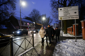 ВРИП главы Химок Елена Землякова провела обход территорий и пообщалась с жителями микрорайона Сходня