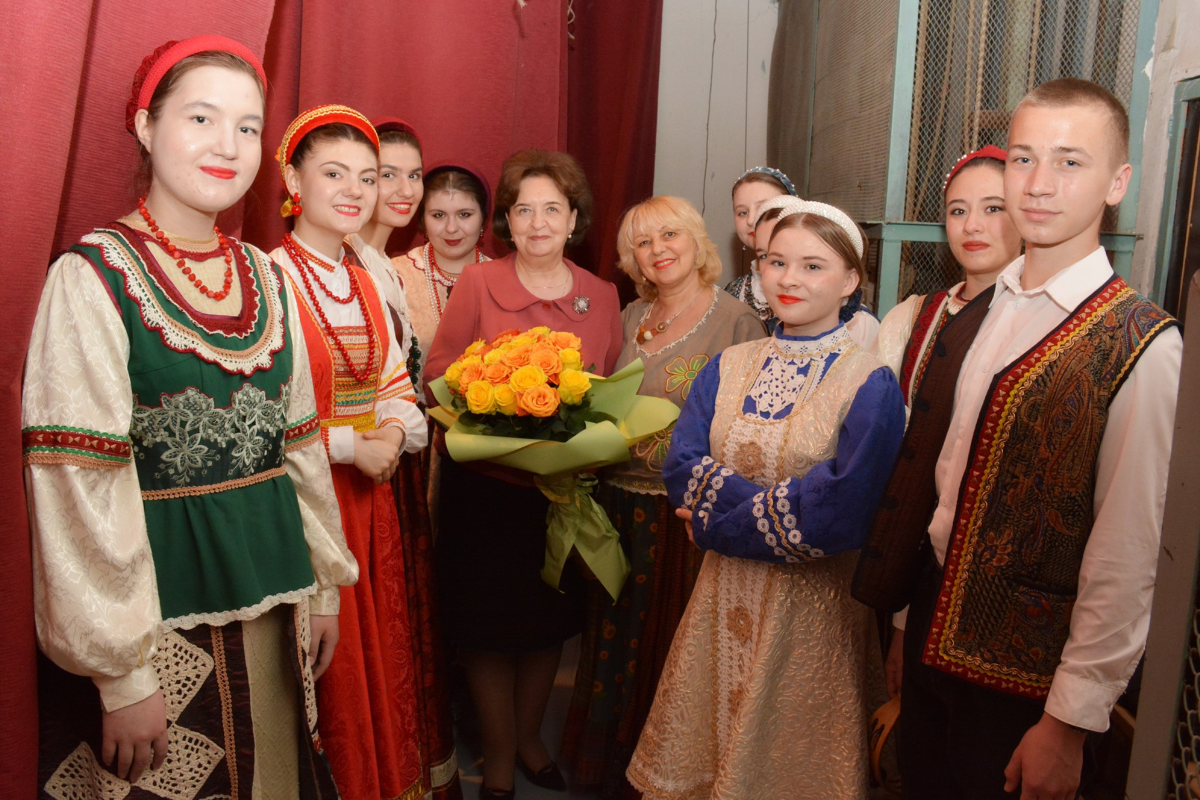 Спикер Ивановской Облдумы Марина Дмитриева осмотрела готовящийся к капремонту ДК в Хромцове