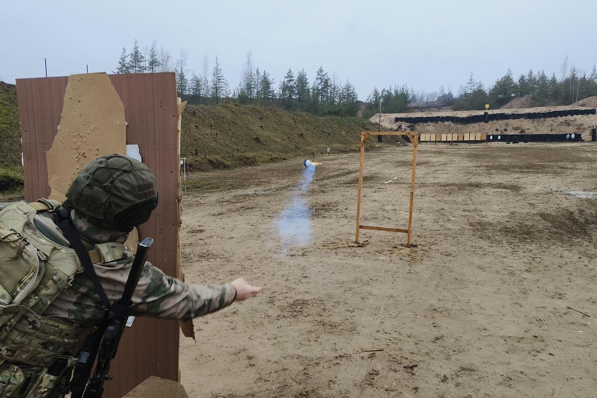 СОБР «Гепард» отработал в Псковской области стрельбу в движении и тактические сценарии в условиях, приближенных к реальным