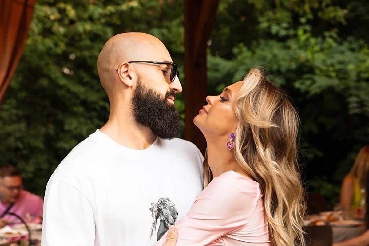 «Выжила всех красивых»: Хилькевич призналась, что разогнала подруг из-за одного взгляда мужа