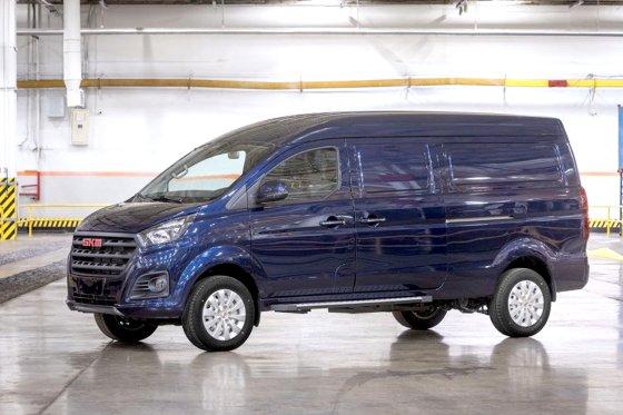 Китайская база, российская душа: АвтоВАЗ запустил коммерческие фургоны SKM — чем они заменят ушедшие европейские модели