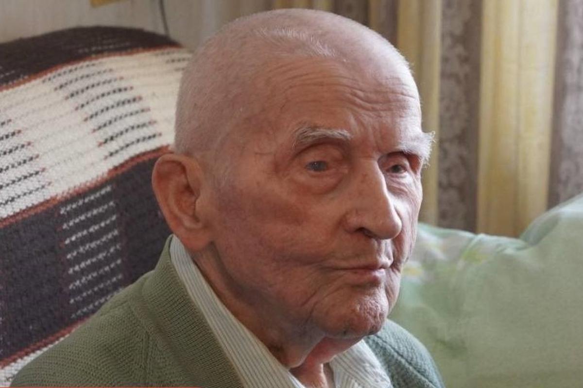 Глава Перми Эдуард Соснин поздравил ветеранов Георгия Бажина и Марию Симонову с днем рождения