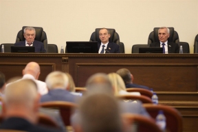 Краевые депутаты просят Правительство России о господдержке организаций детского отдыха