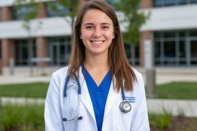 Личинки против пластика и йод для ЕГЭ: 58 школ Саратовской области начнут готовить будущих медиков