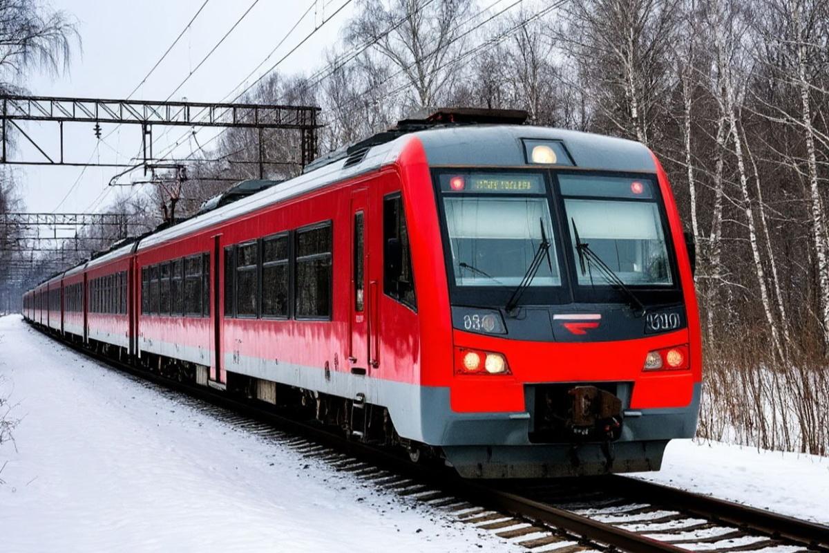 26 апреля электропоезд сбил пенсионерку в Кузбассе, но она осталась жива