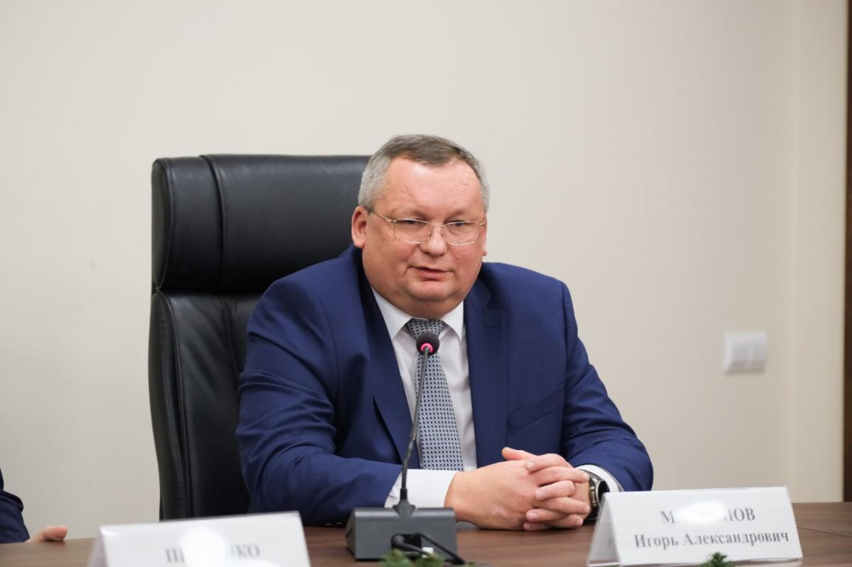 «Благодарю вас за добросовестный труд и преданность делу»: председатель Думы Астраханской области Игорь Мартынов поздравил работников торговли с профессиональным праздником