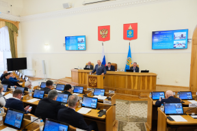 Игорь Мартынов провел заседание Совета Думы Астраханской области: Комитет по законотворческой деятельности подвел итоги работы за 2025 год