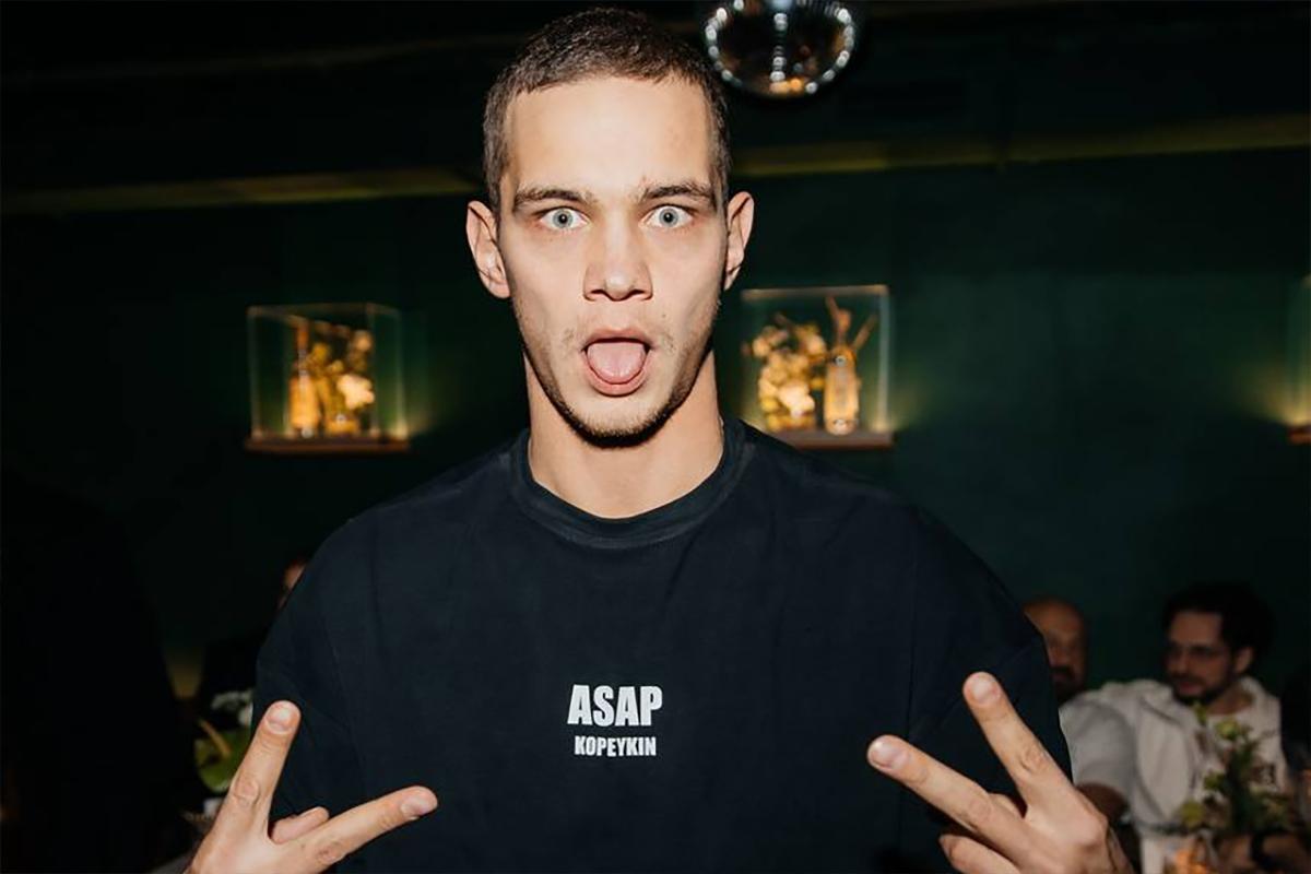 Звезда «Слова пацана» объяснил, почему сам никогда не решается на первый шаг к расставанию с девушкой