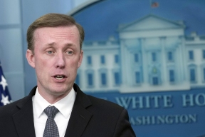White House rules out sending soldiers, advisers and trainers to Ukraine